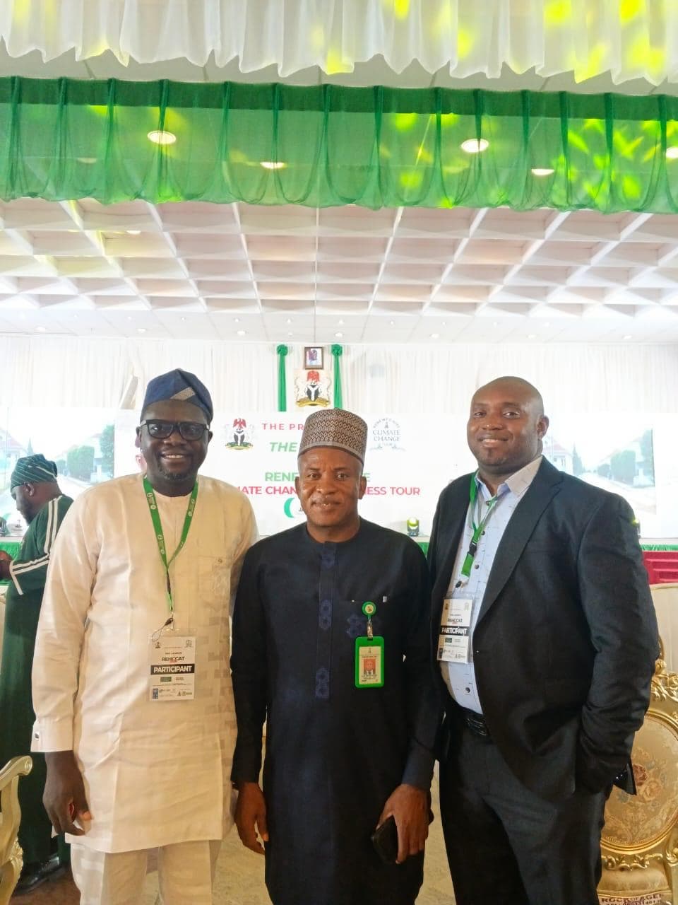 Stakeholders collaborating on electric mobility