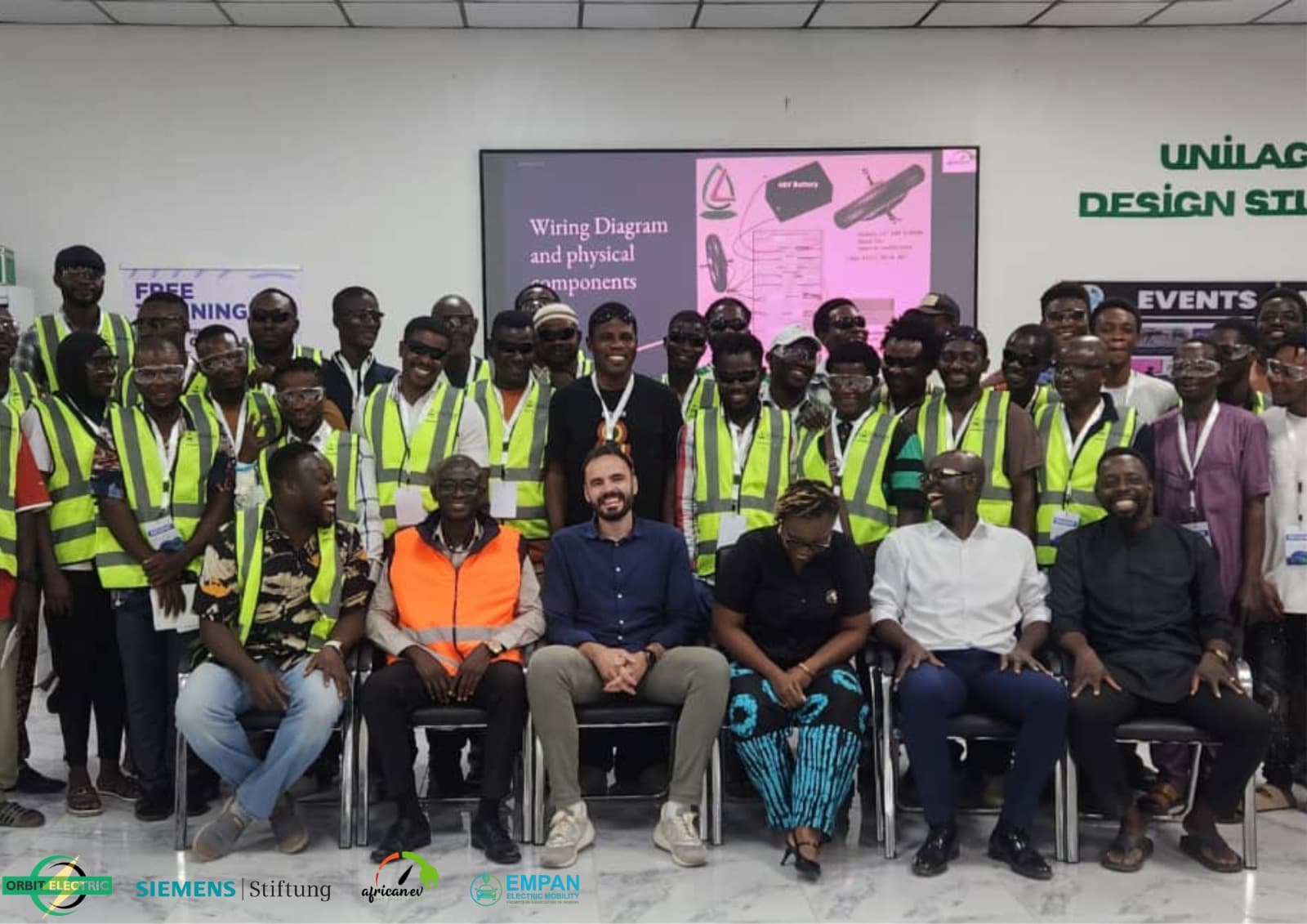 EMPAN members and partners at electric mobility event